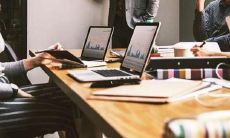 美好的梦境中,我在中秋节的月光下漫步——深情祈愿和平团圆的传统节日景象