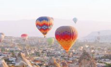 拥有大财运的八字与哪些因素相关?同时,命运偏弱的人是否更容易丧子?