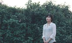 两手相握左右脑