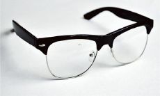 梦见人向你讹钱是什么意思