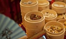 职业社交环境中总是自来熟的星座女