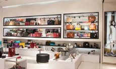 梦见自己站在山顶是什么意思