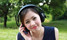 女士脸上黑痣面相