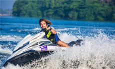 纹理复杂的手相女