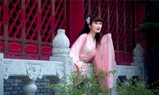 女人发际线有旋