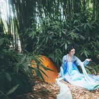 我总是可以笑得经常开放，我有很多人在一个快乐的事件中。