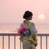 抬头看着星空,脚,地球,这些明星芝智很努力地努力工作,所以你可以走出世界。