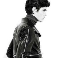 被确定为男人面孔的大老板的主要特征