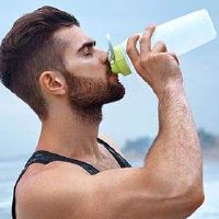 男性绩效特征的面部分析