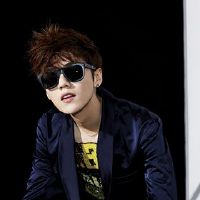 哪些行为被指出，12星男性已经着名的草地。