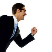 脸上的八字男子是什么分析？