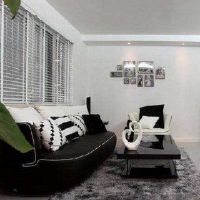 墙上有一个洞里有一个洞吗？