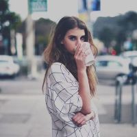 那些仍然醒来的情感的人