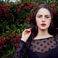 宽阔，夜间没有星座仇恨