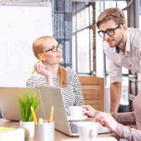 尝试一下，你很容易动摇自己的想法吗？