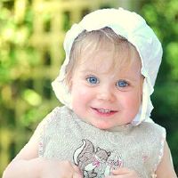 2022年11月28日出生的五行缺乏火香女孩