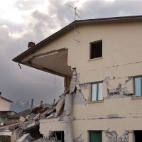 看到房子的裂缝是什么意思？