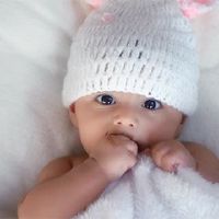 在五月天出生的女孩被命名，文名的名字是文义乌