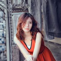 美丽期待着它将成为现实，爱需要谨慎。