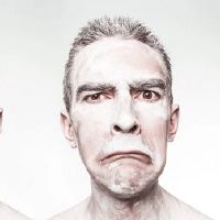 右面麦克尔会影响运气吗？什么样的痣是好的？