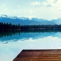 2019年初出生的双女孩的名字是什么？五个要素是什么？