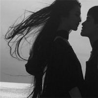 当你坠入爱河时，最重要的星座的想法