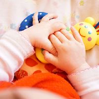 2022年，女孩出生在夏天，名称着名，建议名称。