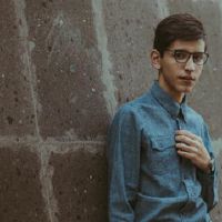 后天性断眉男人的运势