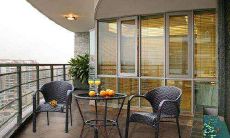 影响阳台风水:在风水学中,房子阳台开后门的设计如何影响阳台风水?