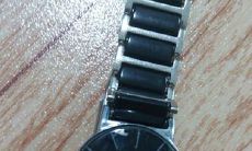 在梦中看到自己手表表盘受损或损坏的情景