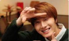 微笑带来正能量增强，叹气恶化幸运造成不良影响