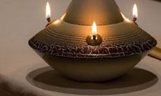 头七期间，家人是否真的不应该住在丧屋内？同时，探讨一下关于头七期间供饭的传统规矩