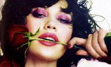 遇见梦中风骚女子：魅力四射、风情万种的性感成熟女人！