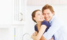 在梦中体验两性人身份与情感世界：我梦见成为既有男性又有女性特质的存在，探索着不同性别之间的爱情和欲望