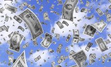 出现在梦境中，因此自己的内心深处渴望财富的追求在梦中显现？