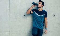 揭示了一个女人远离家乡嫁到异地的命运和未来的预示——手相的解读