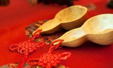 2022年属虎本命年的人，命运究竟如何？在虎年属虎本命年，佩戴什么能够助运？