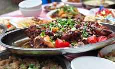 经历梦境中屋顶上多种虫子,代表着何种象征意义?