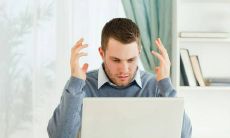 男命在遇到劫财流年时，可能面临失恋的风险