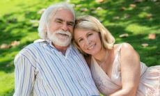 生肖属鸡的女性2020年财运旺盛，增加家庭收入并助夫高升致富，但是否存在出轨风险呢？