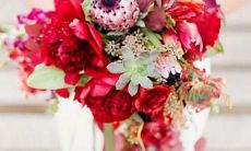 记者偶然目睹“特花痴”男士第一次遇见女神，竟毫不羞涩地开口问询她的黑腹内以及星座属性