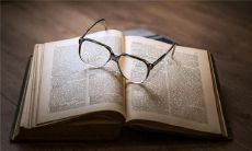 做梦潜入蓝色深海,跳水纷翻怦然心动,寓意何在?