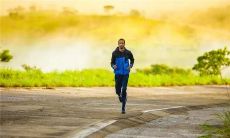 如何通过面相判断一个人是否适合做生意，有哪些特征能让成功的商人脱颖而出？