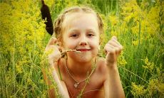 在梦中体验一场神奇的药物之旅：梦境中一口吞下数十种药剂，引领令人惊叹的体验！