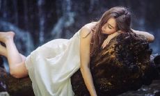 经过占星学家分析，出生于丑时的女性注定拥有沉稳、内敛的个性特征