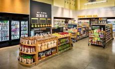 做梦梦到非常巨大的鞋子，这个梦境代表着什么含义呢？