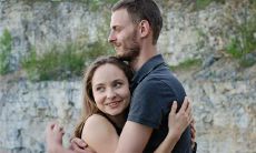 哪种脸相的人被视为受到天神青睐并赐福？