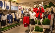 我梦见自己的下巴肿胀了，无法清晰表达，给我带来了压力和不安的心情