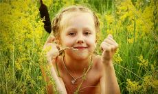 梦中探寻：我在梦里看到了椅子和桌子的生动描绘和深刻象征！