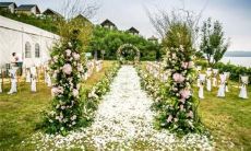 探索十二星座如何处理朋友圈广告的挑战：这个广告会如何影响他们的决策？他们会如何主动回应或忽略它？